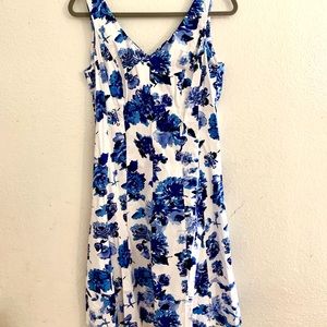 Beautiful “Chaps” Floral Dress size 10.